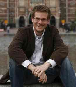 John Green_custom-912a0be92914ab07c29e84c0d30a871a90afa9ab-s6-c30